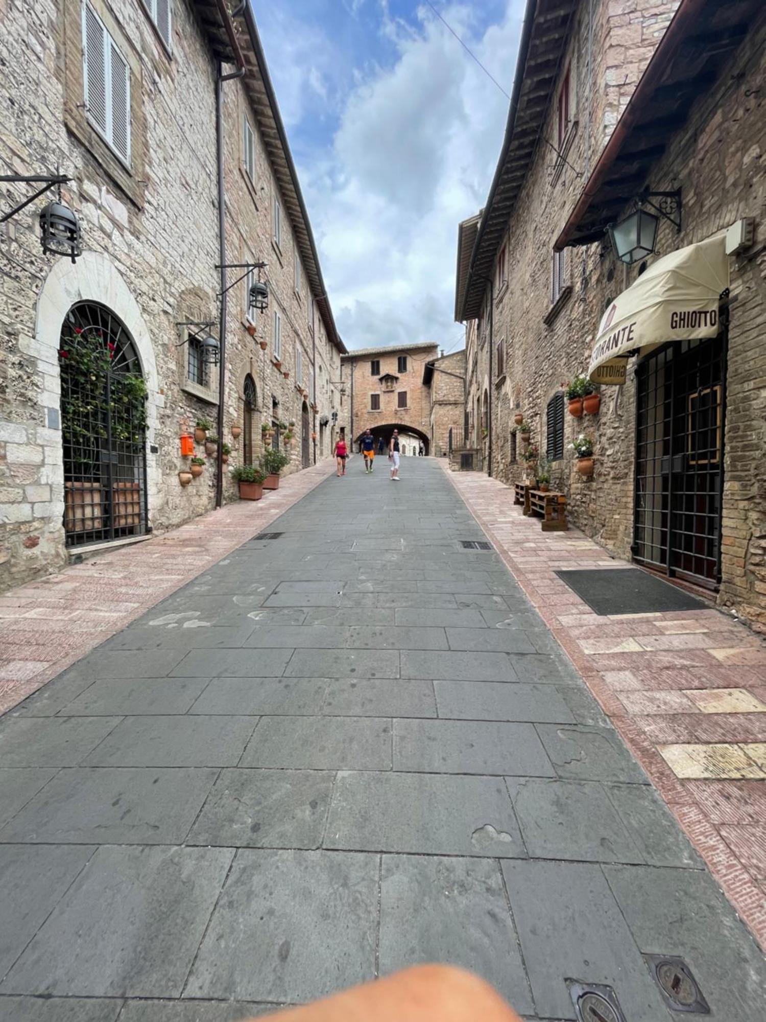 Happy House - Porta San Giacomo Apartamento Assisi Exterior foto